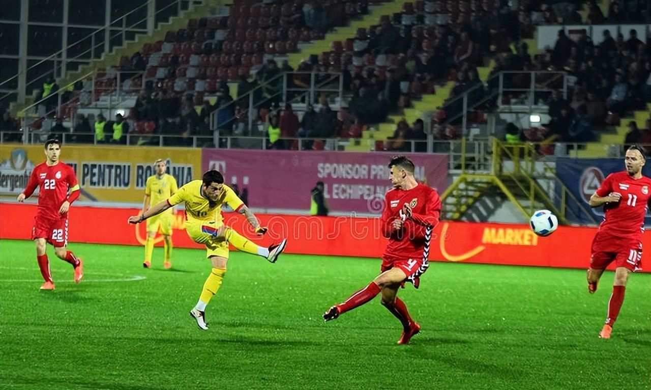 九游娱乐-包含里程碑夜！费耶诺德调整名单，中超窗口期刷纪录，赛场秩序良好，医务组通报恢复的词条