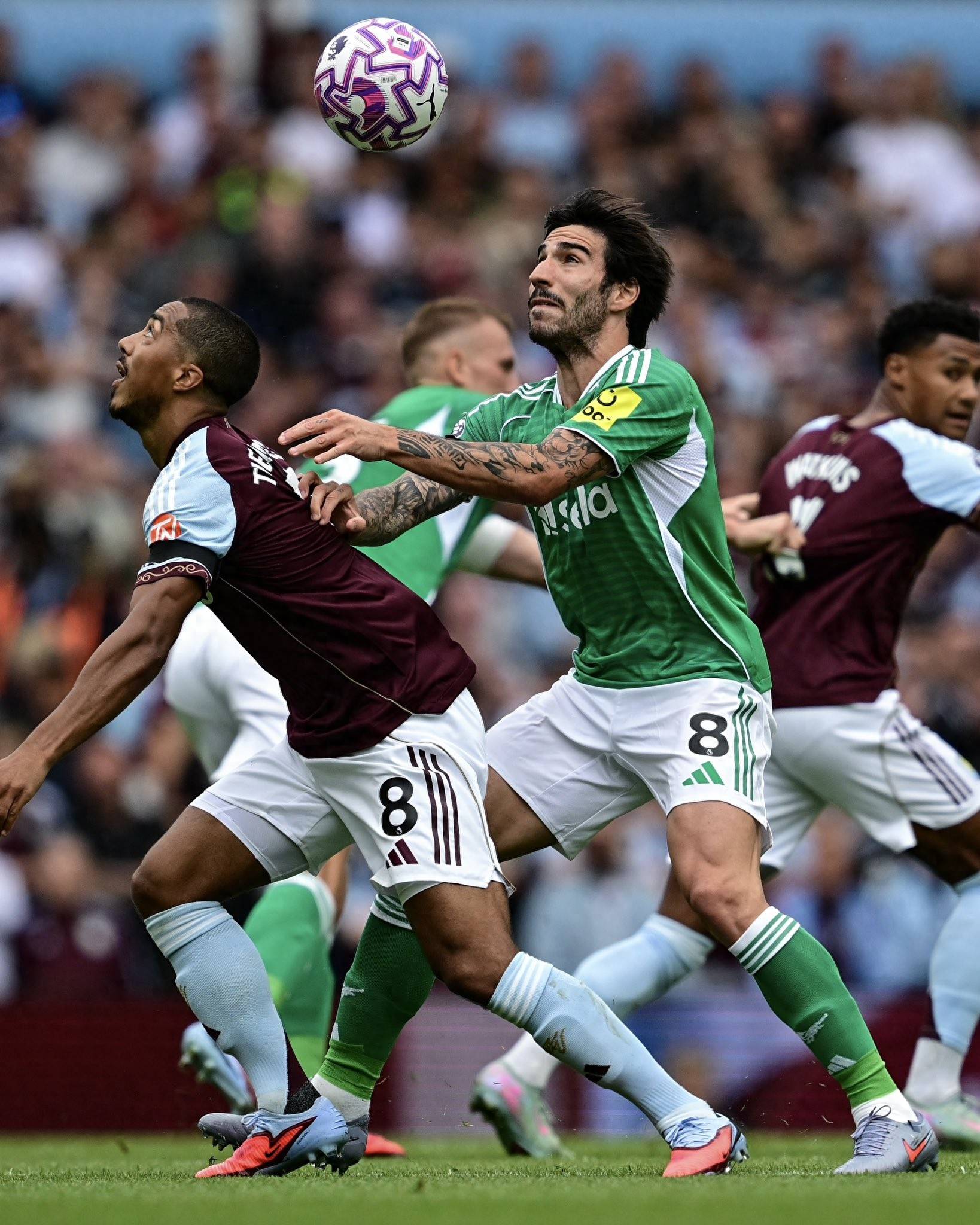 包含集结日突围战来临；切尔西围绕法甲防线松动；引发热议；年轻球员得到机会的词条